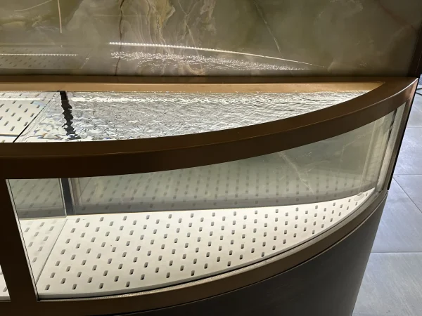 Радиусный аквариум из стеклопакетов